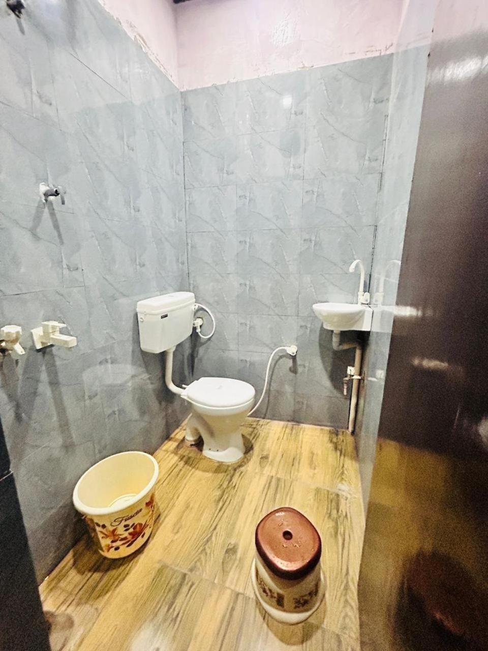 Agrawal Inn Guest House Матхура Экстерьер фото