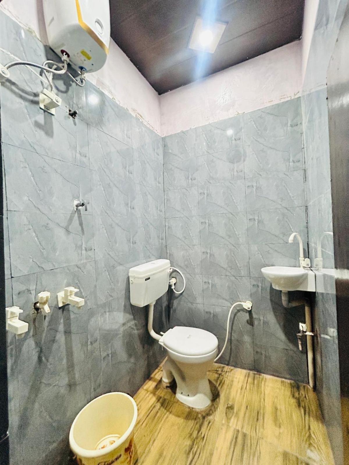 Agrawal Inn Guest House Матхура Экстерьер фото