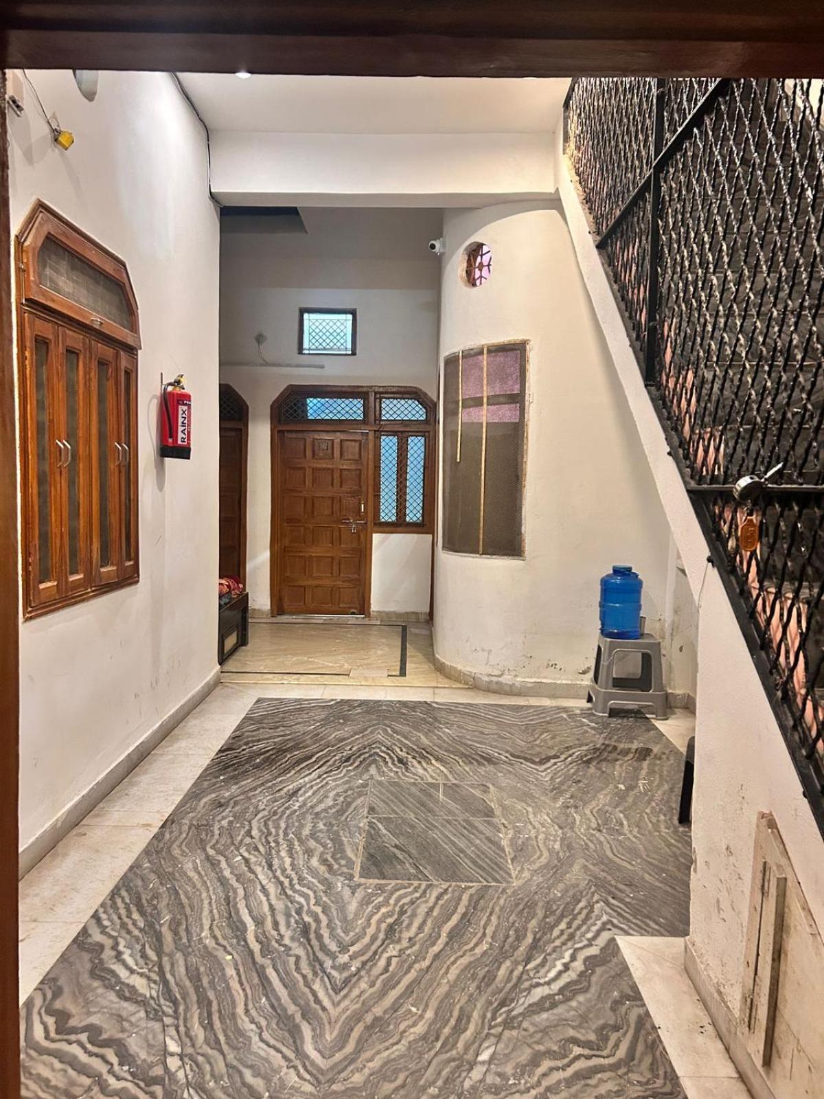 Agrawal Inn Guest House Матхура Экстерьер фото