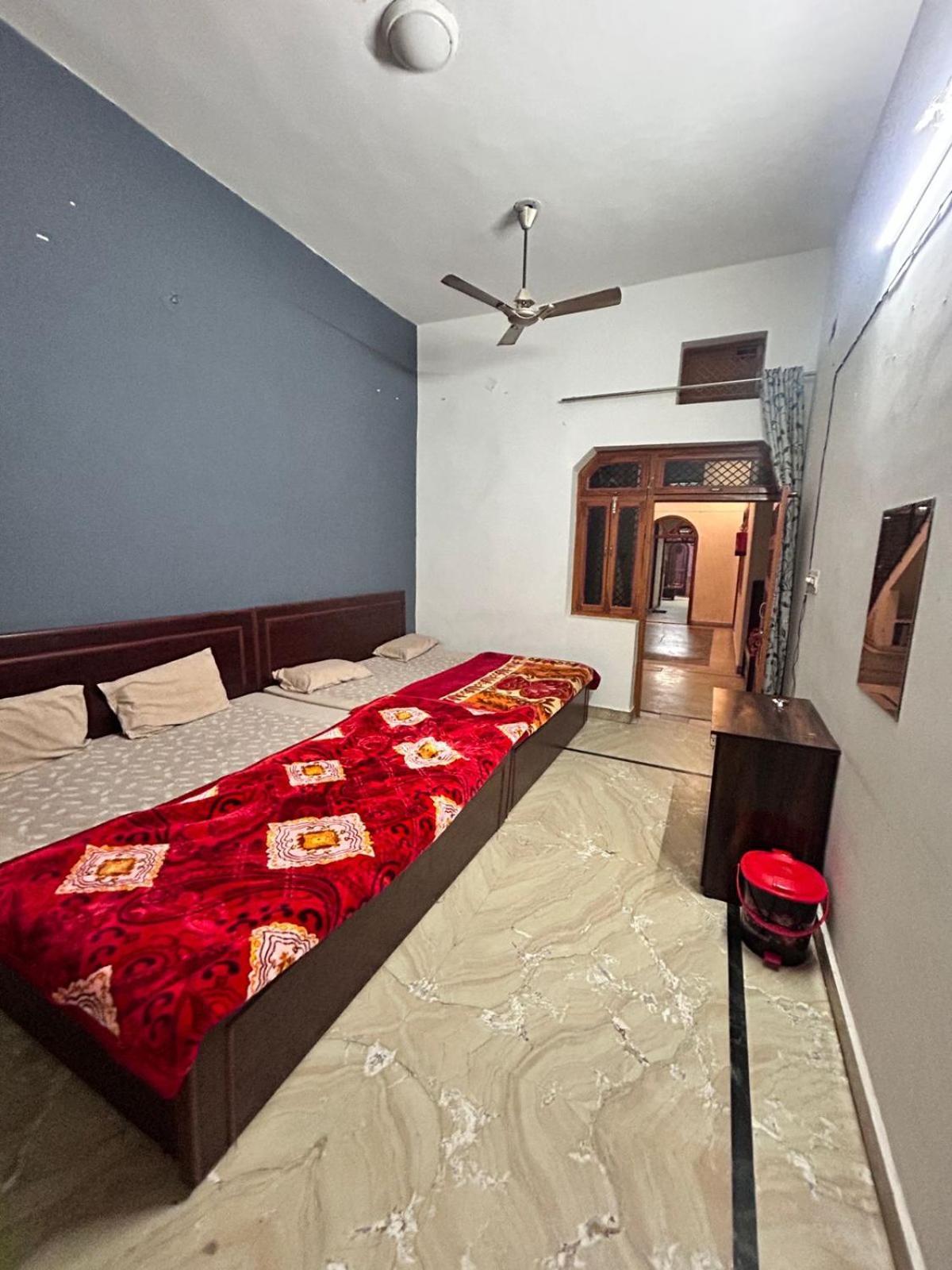 Agrawal Inn Guest House Матхура Экстерьер фото
