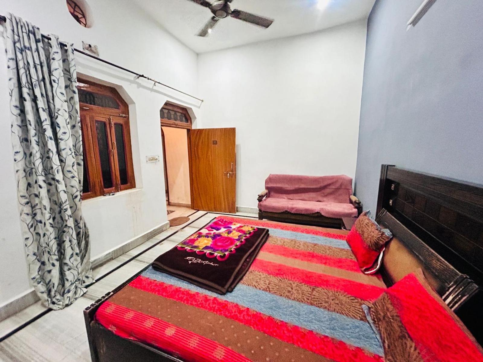 Agrawal Inn Guest House Матхура Экстерьер фото